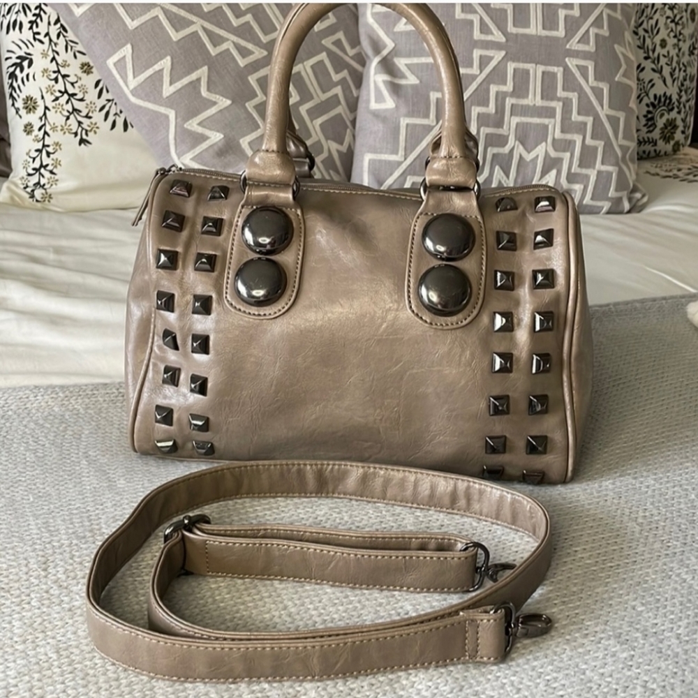 BEAUTIFUL ALDO cross body satchel